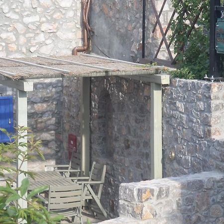 Ferienwohnung To Petradi Avgonima Exterior foto