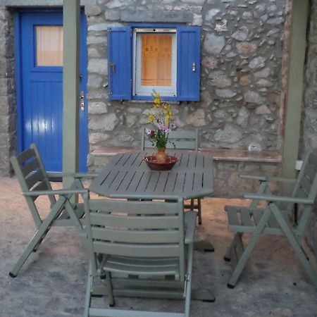Ferienwohnung To Petradi Avgonima Exterior foto